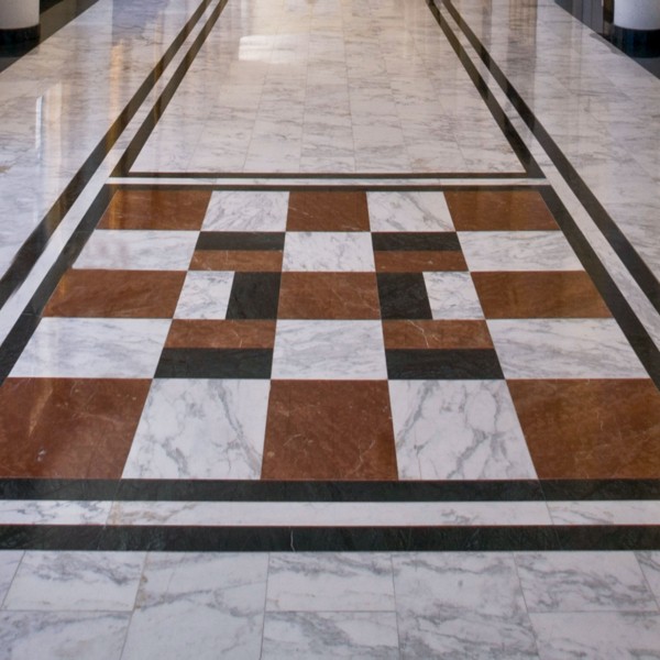 Pavimento in marmo Carrara -Rosso Verona - Verde Guatemala