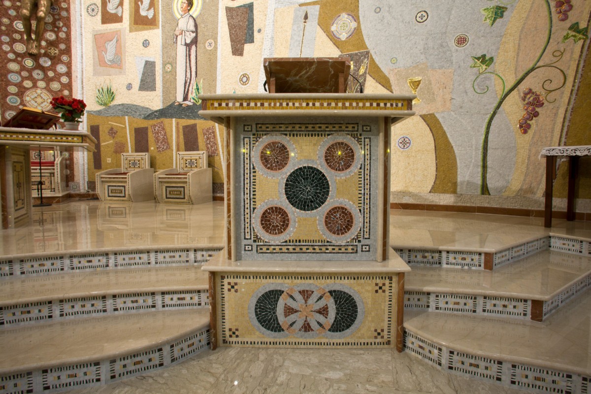 Mosaico in marmo su Arredi Sacri